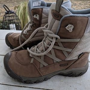 Keen Women's Hoodoo lace up boot 9.5